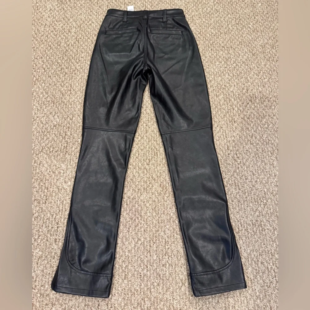 🚨SOLD🚨GAP Women's Faus Leather Black Straight Leg Biker Pants NWT - Picture 2 of 9